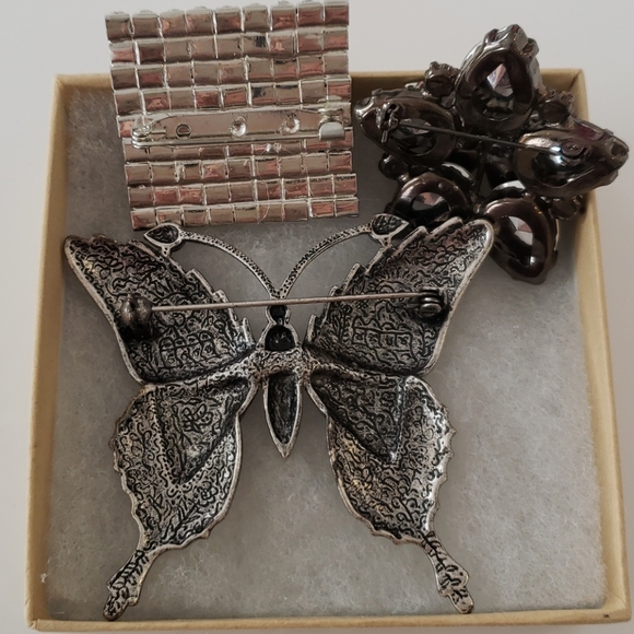 Brooches - Picture 5 of 5